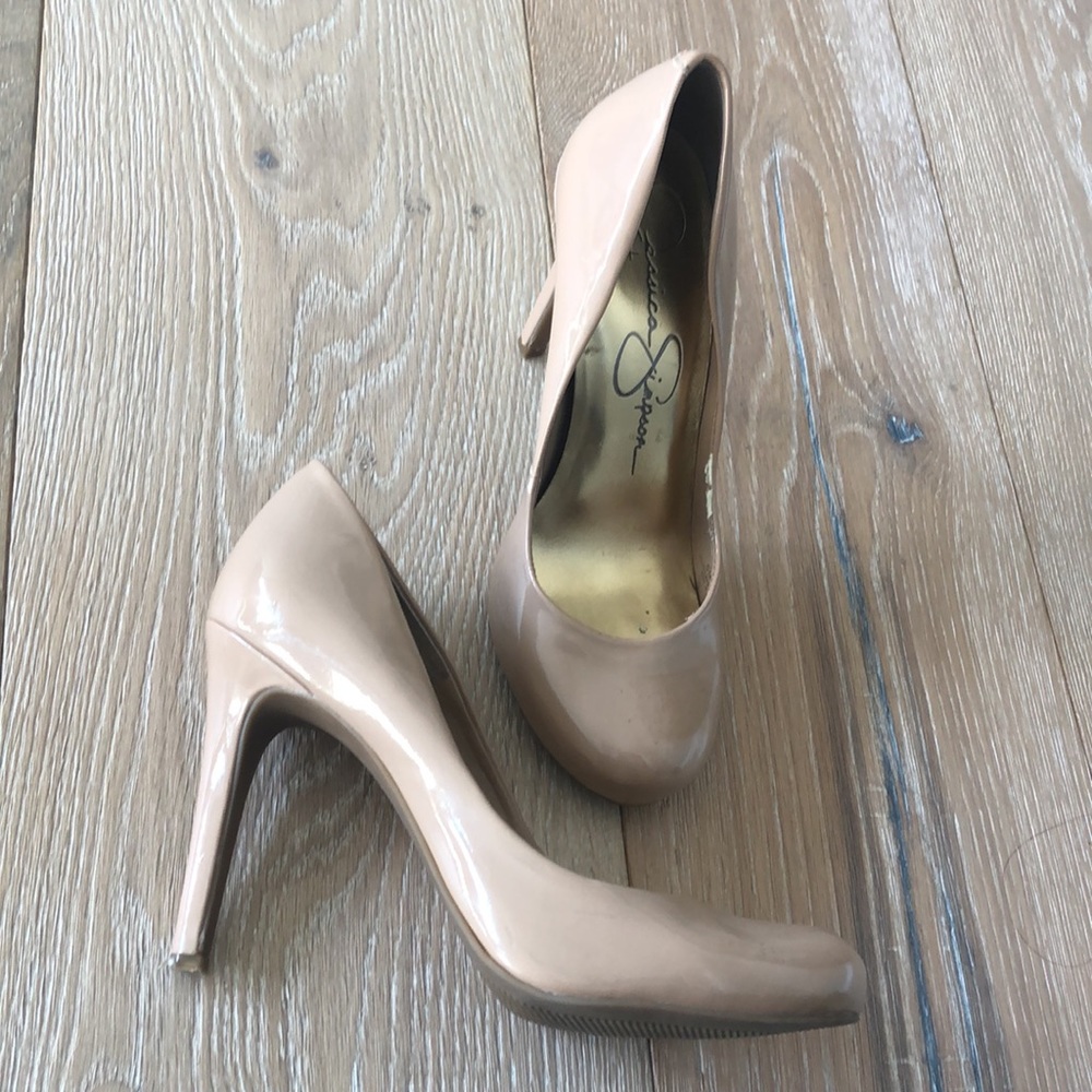 Jessica Simpson nude heels